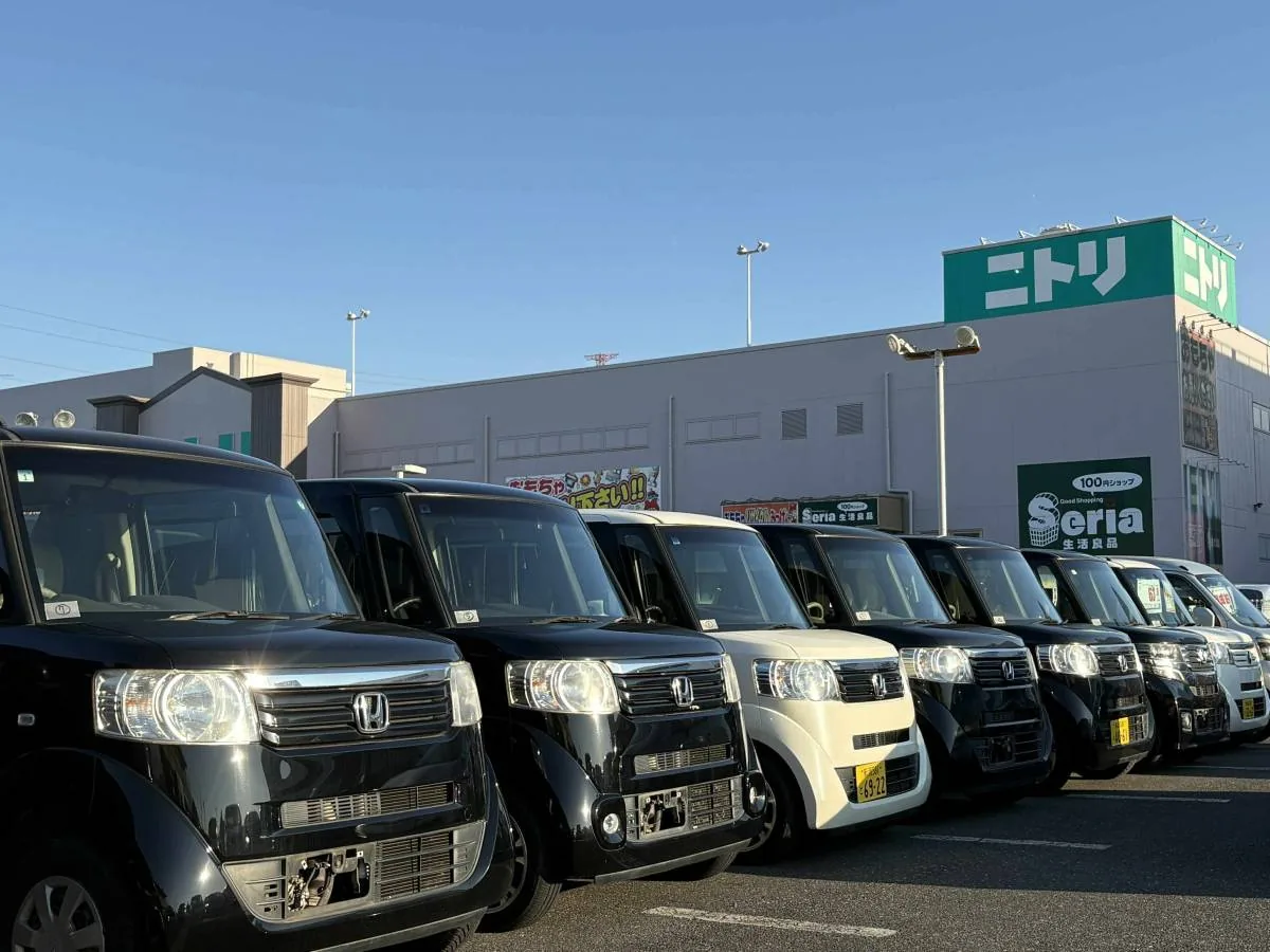 千葉柏店に並ぶNBOXの在庫